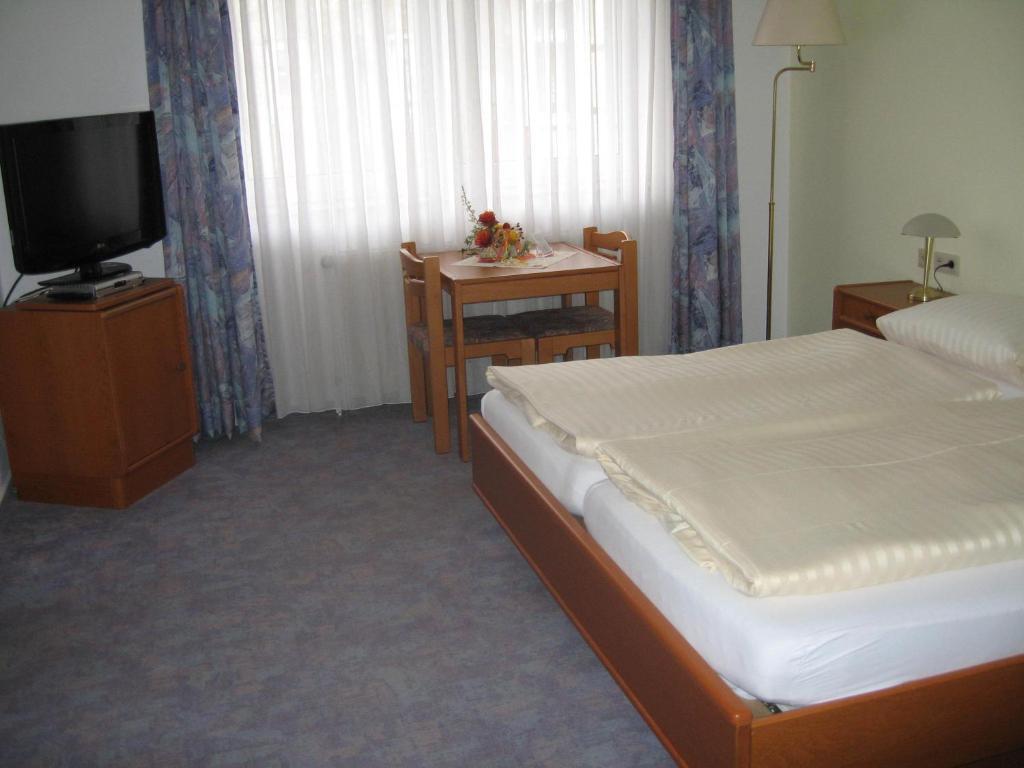 Hotel Alt-Holzhausen Bad Pyrmont Room photo